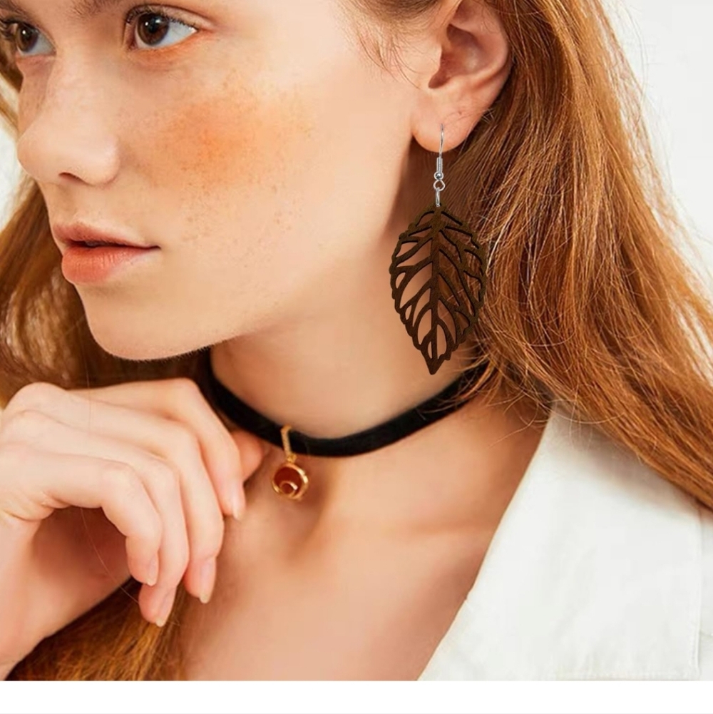 Elegant Black Leaf Earrings